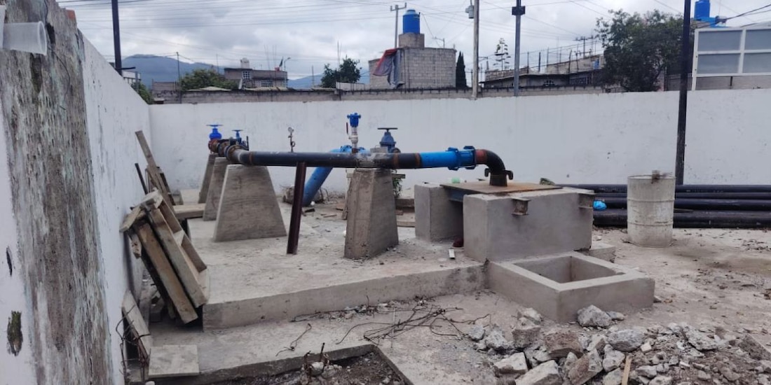El gobierno de Ecatepec, en coordinación con el organismo de agua Sapase, rehabilita el pozo Colosio 1.