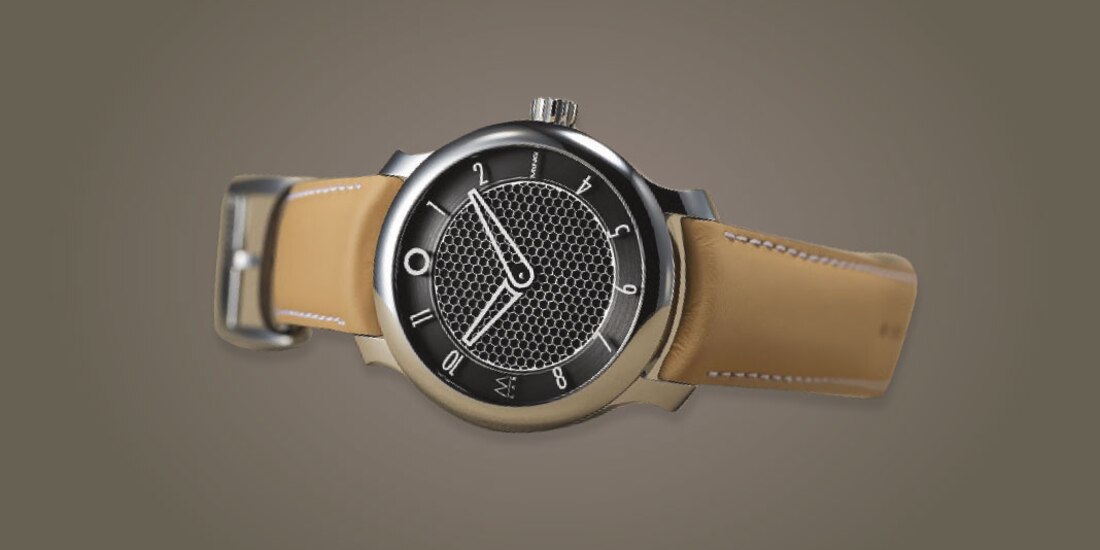 MING X MASSENA LAB 17.09. La firma recientemente lanzó una colaboración entre Ming Thein y William Massena, dando como resultado un elegante reloj que en su diseño destaca por tener en el centro una esfera en forma de panal rodeada por un anillo cepillado circularmente. La colección es de edición especial limitada a 150 piezas. Costo: entre 51 y 55 mil pesos