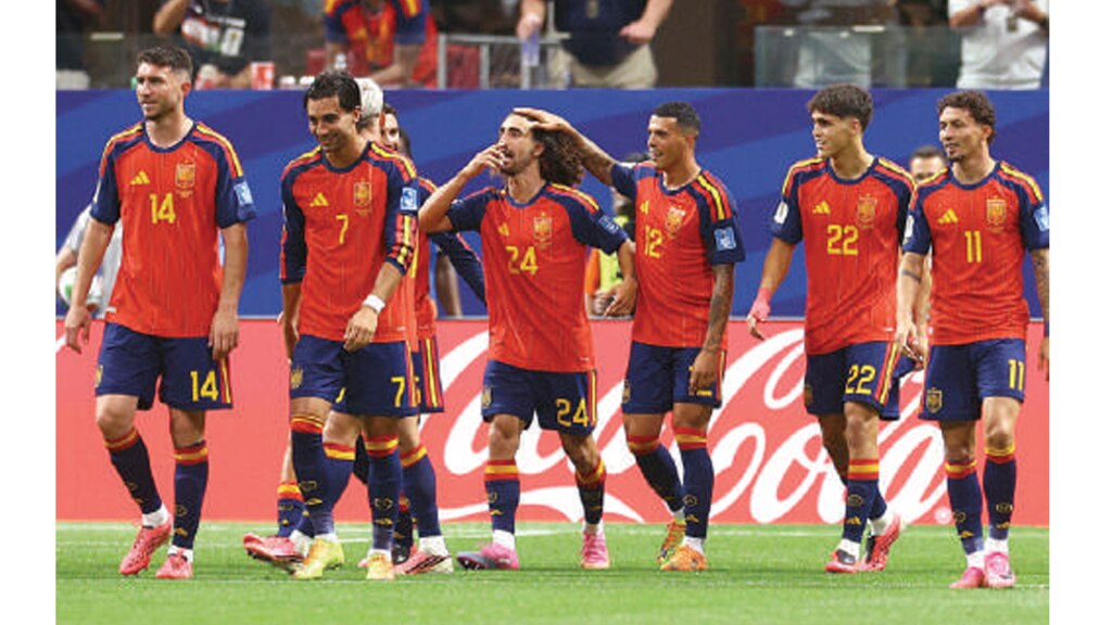 JUGADORES de La Roja tras un gol ante Arabia Saudita, el pasado 21 de junio.