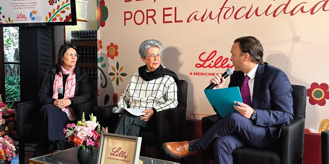 Lilly y la AMLCC , ayer en la campaña contra el cáncer de mama