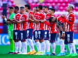 Futbolistas de Chivas previo a su juego contra el Atlético de San Luis, el pasado 9 de julio.