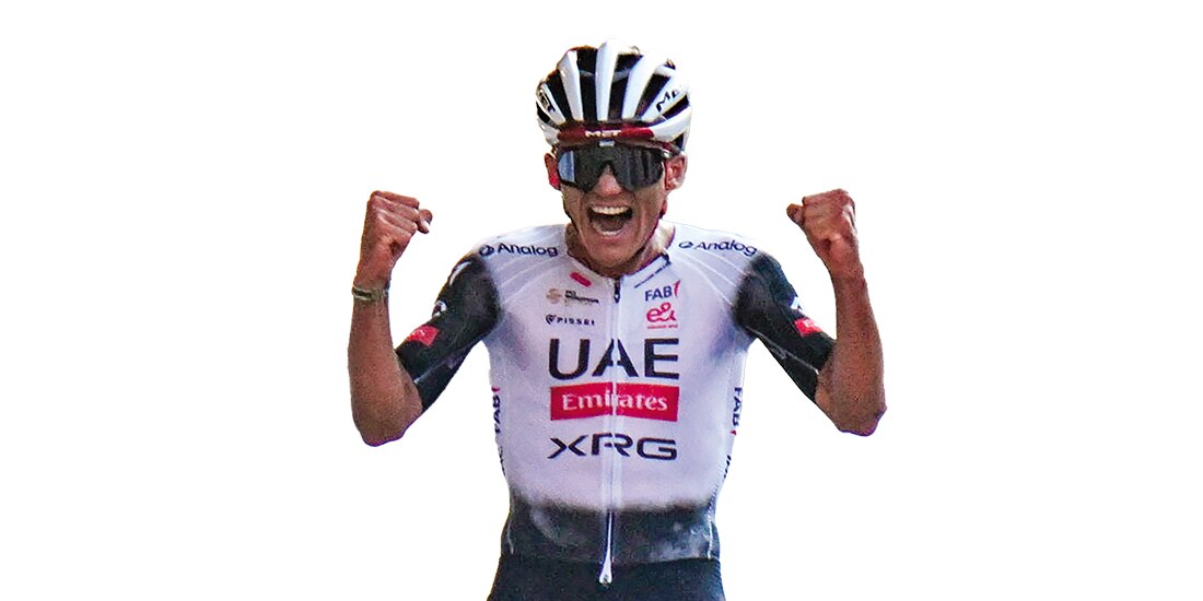 Isaac del Toro al cruzar la meta ayer, en el Giro del Veneto.