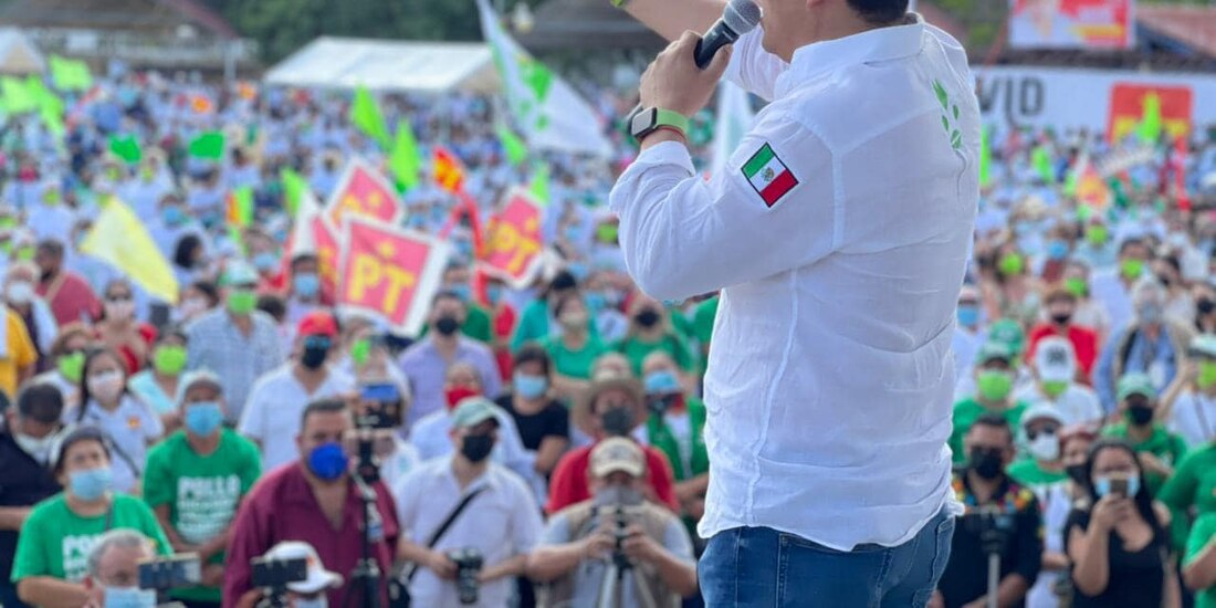 Ricardo Gallardo encabezó ayer otro nutrido mitín, ahora en Ciudad Valles.