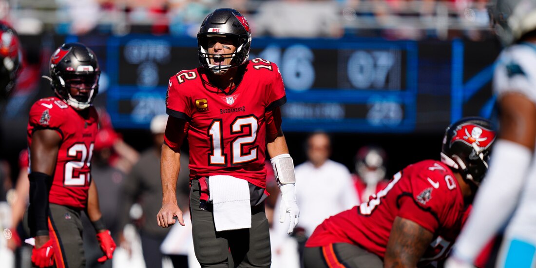 Tom Brady (12) durante el partido entre Buccaneers y Panthers, el pasado 23 de octubre.