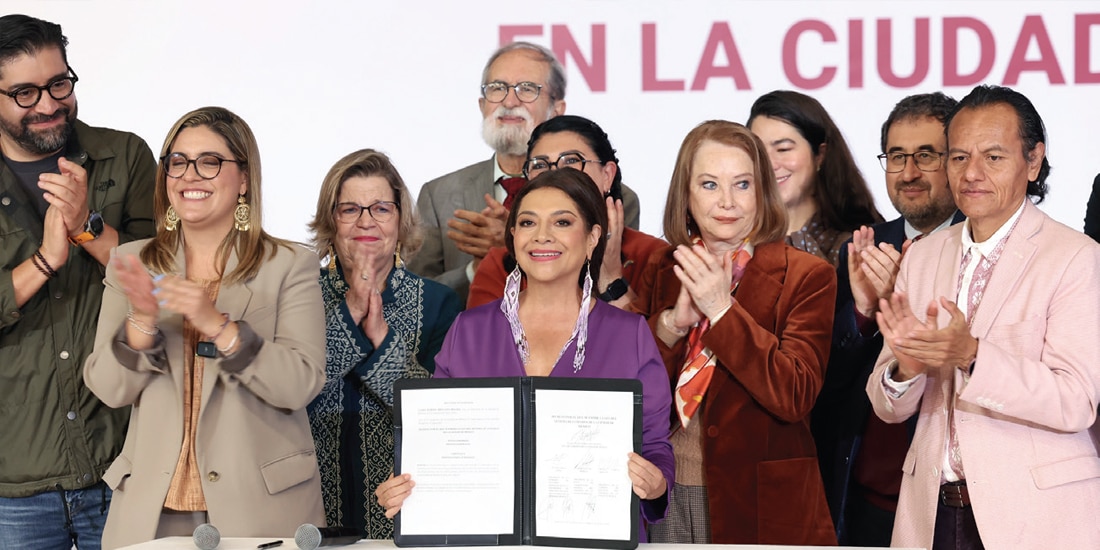 LA JEFA de Gobierno, ayer, con legisladores