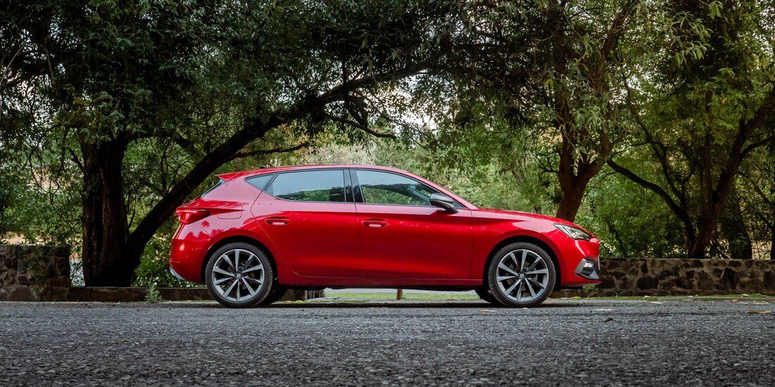 El SEAT León 2021 hereda y emplea a la perfección el lenguaje de diseño de su hermana la Tarraco.