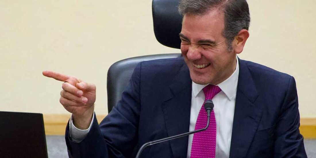 Lorenzo Córdova, durante la sesión extraordinaria del INE, el 30 de marzo de 2023