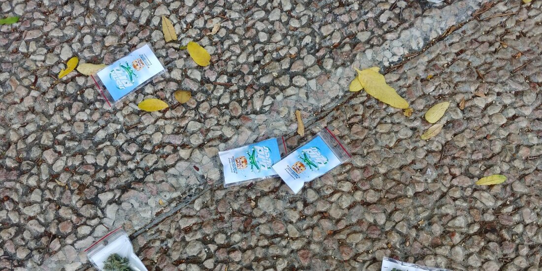 Los paquetes con mariguana arrojados desde un dron.