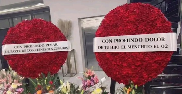 Coronas de rosas captadas durante el funeral de "El Mencho"
