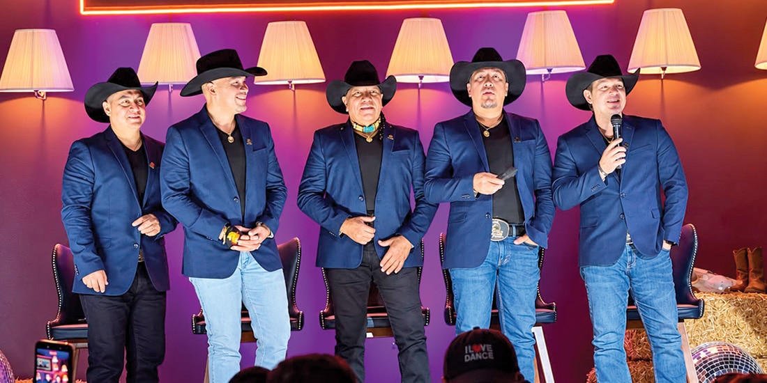 EL GRUPO BRONCO, ayer, durante su conferencia de prensa.