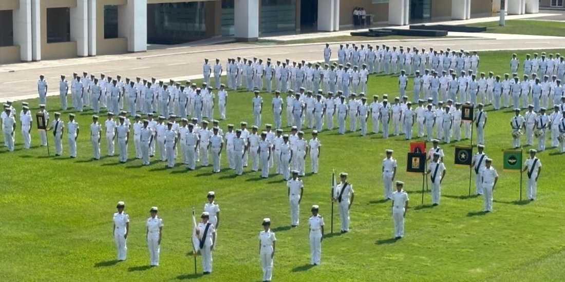Mujeres cadetes en la Heroica Escuela Naval Militar, el pasado miércoles.