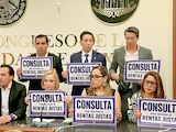 DIPUTADAS Y DIPUTADOS del PAN, ayer, en una conferencia sobre la iniciativa.