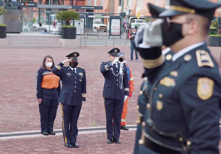 La alcaldía rinde homenaje a las personas que han fallecido por la pandemia.