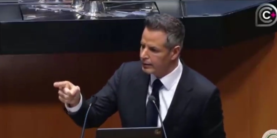 Alejandro Murat tropieza en plena tribuna del Senado al citar a Juárez.