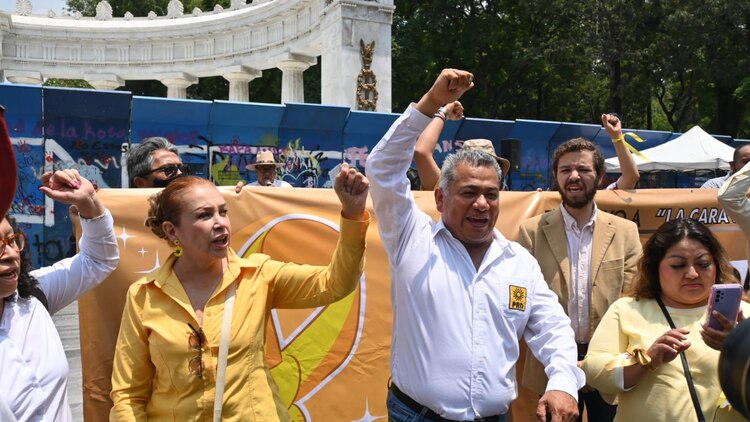 Diputada Gabriela Sodi y Marcelino Castañeda.