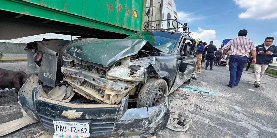 Carambola entre 10 vehículos y 2 tráileres en la carretera Bicentenario deja 12 lesionados en Toluca, Edomex, el pasado 29 de agosto.