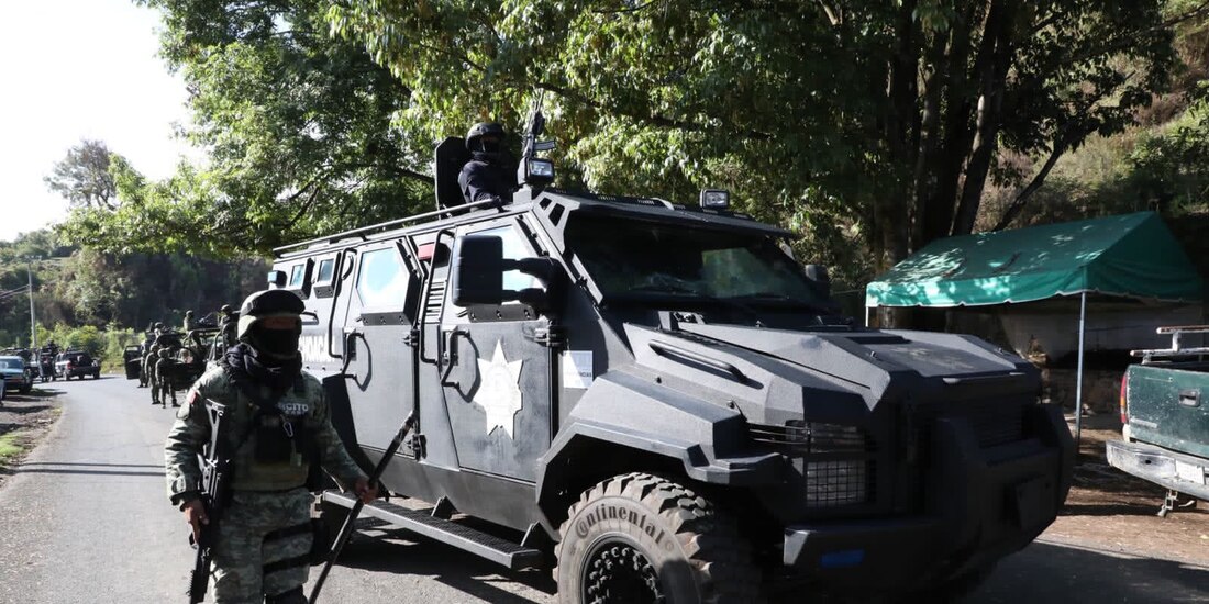 Toman fuerzas federales y de Michoacán poblado que controlaba el CJNG.