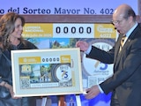 Lotería Nacional celebra 75 años FCPyS UNAM con billete conmemorativo.