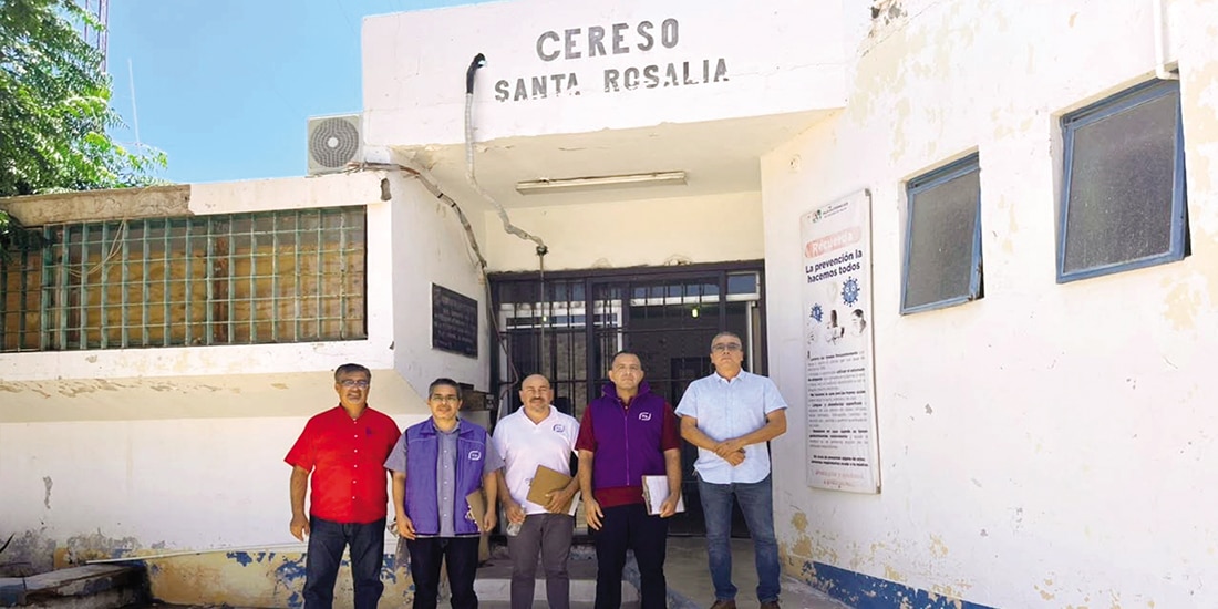 PERSONAL de Defensoría Pública, en el penal de Santa Rosalía, Mulegé, el 8 de julio.