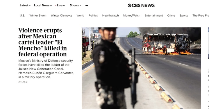 La cadena CBS resaltó que tras el deceso se desató la violencia.