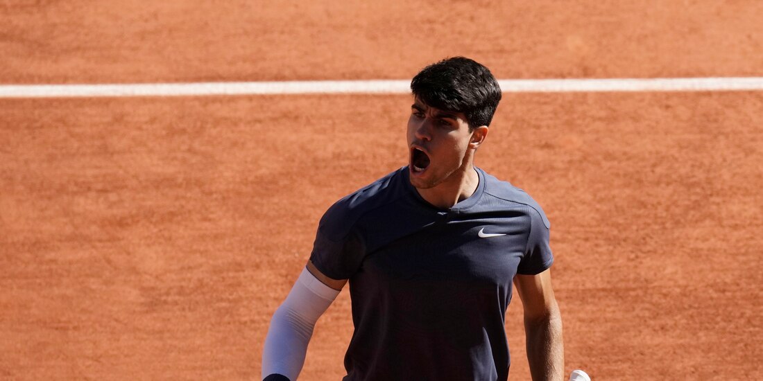 Carlos Alcaraz en el duelo semifinal ante Jannik Sinner en Roland Garros
