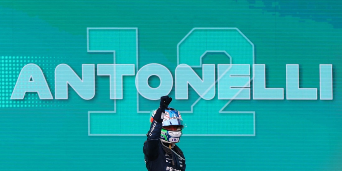 Andrea Kimi Antonelli celebra su victoria en Austin.