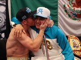 Saúl "Canelo" Álvarez junto a su entrenador Eddy Reynoso.