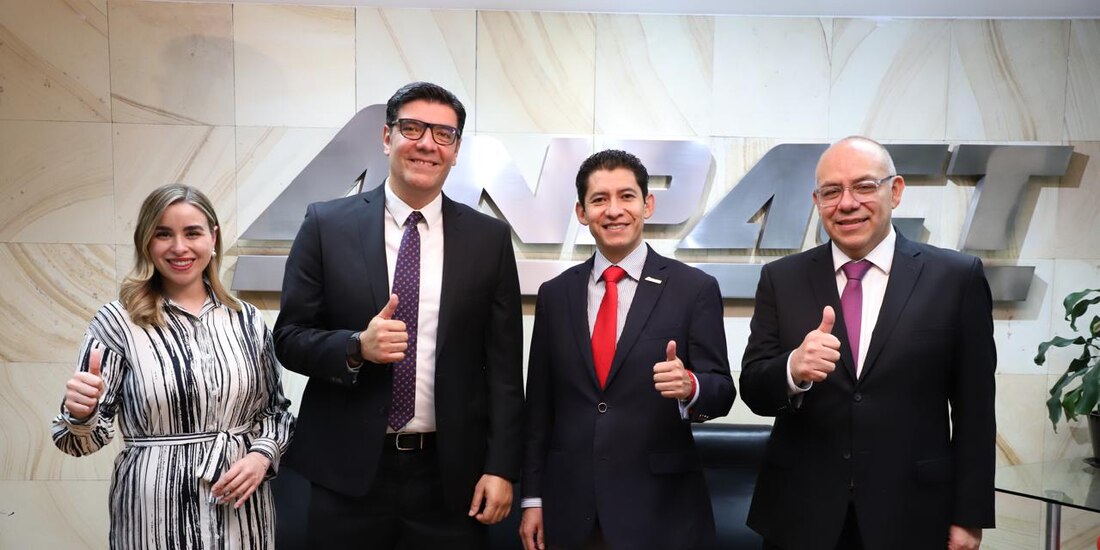 Autoridades del sector automotriz.