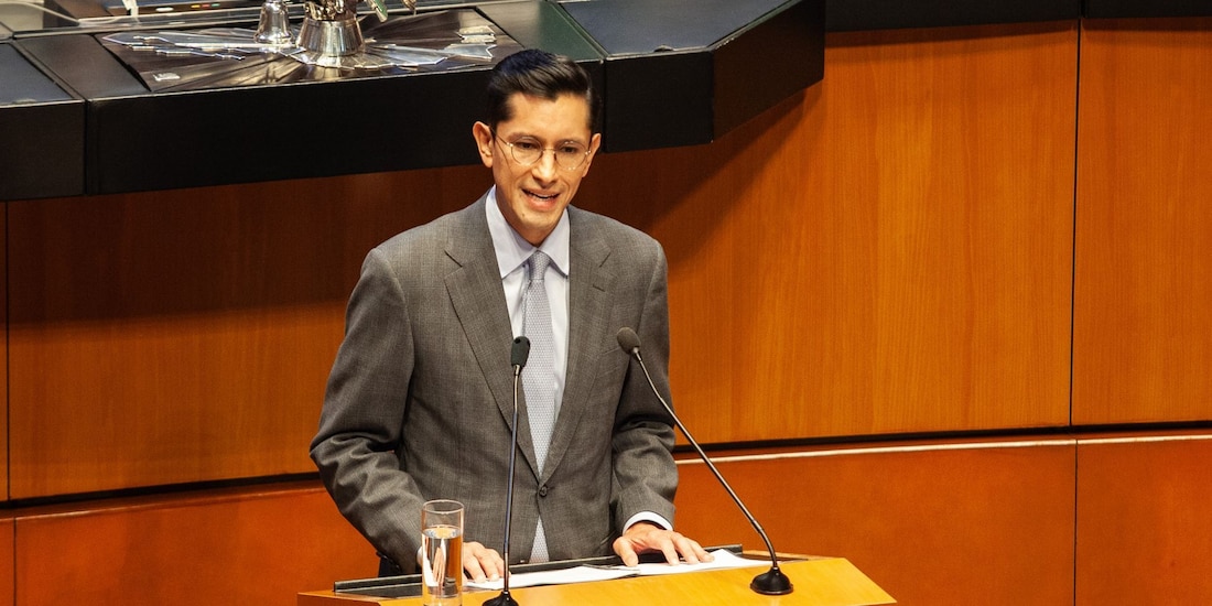 El secretario de Relaciones Exteriores, Roberto Velasco Álvarez, compareció ante el Senado de la República el 14 de octubre de 2026.