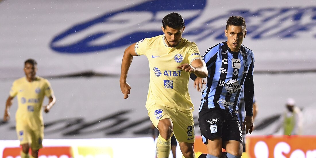 Henry Martín de América durante el partido ante Querétaro, correspondiente a la Jornada 16 del Torneo Apertura 2022 de la Liga MX en el Estadio La Corregidora.