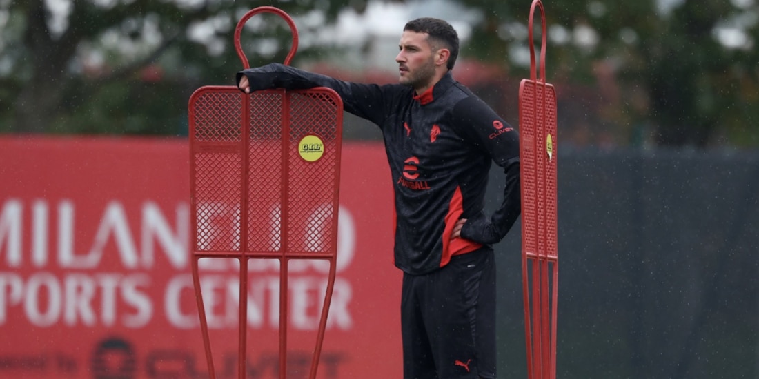 Santiago Giménez ya tiene ofertas de la Premier League.