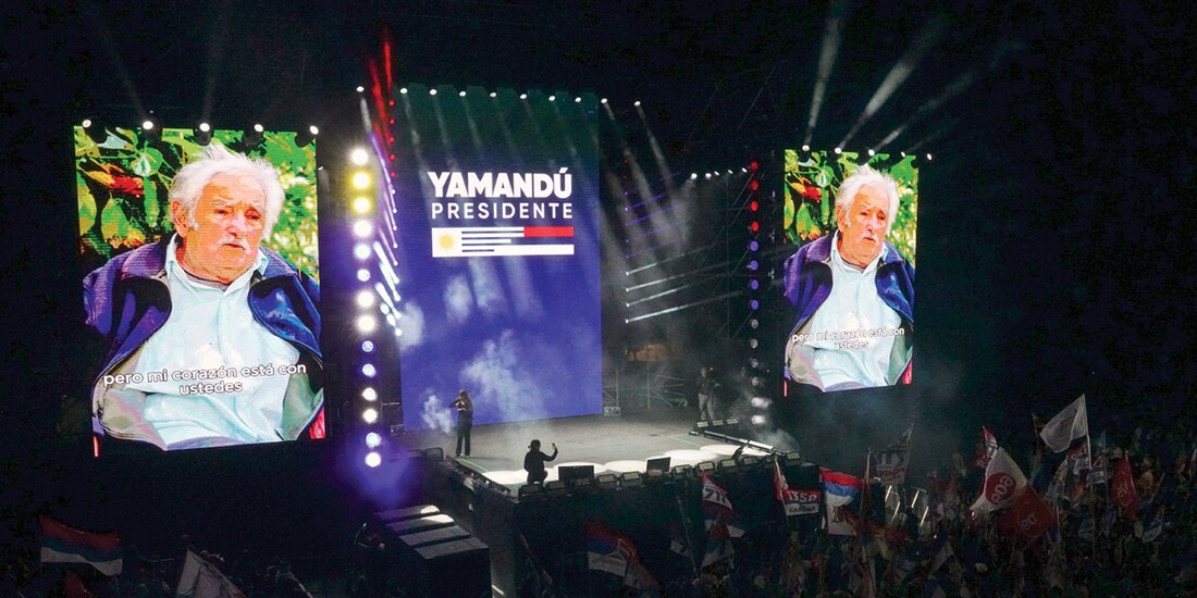 José Mujica, durante una presentación del candidato para la presidencia de Uruguay, Yamandu Orsi, el pasado martes.