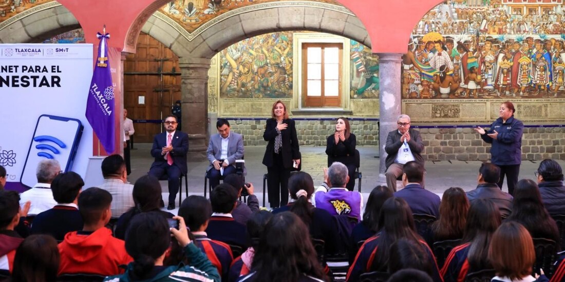 La gobernadora de Tlaxcala Lorena Cuéllar Cisneros encabezó el arranque del servicio “Internet para el bienestar”