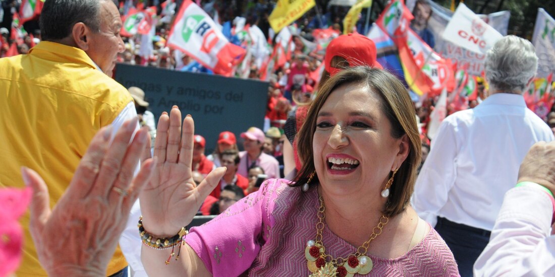 Xóchitl Gálvez durante la entrega del reconocimiento que la acredita como representante del Frente Amplio por México, el domingo.