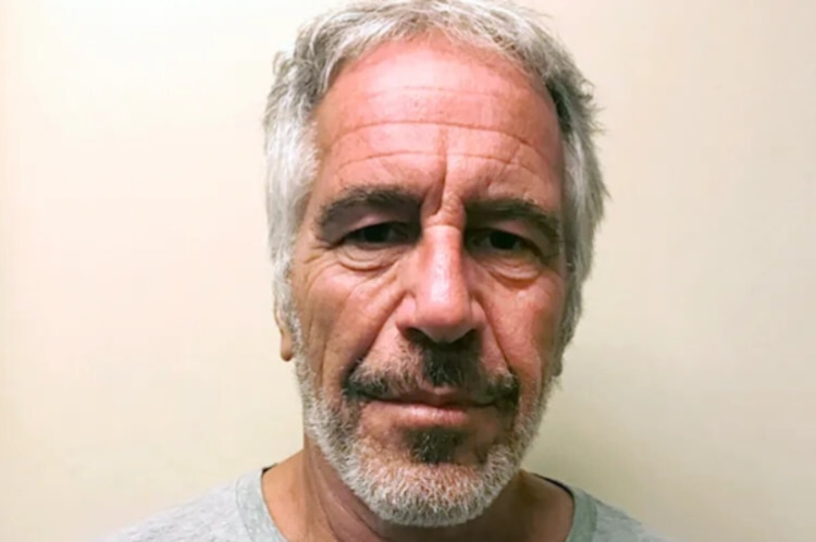 Jeffrey Epstein murió en la cárcel en 2019.