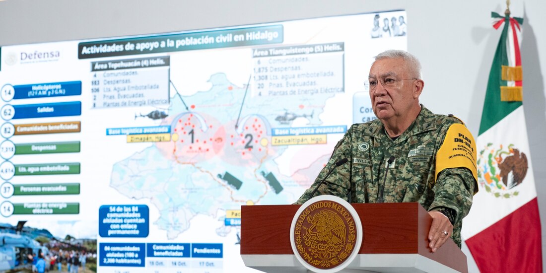El Secretario de la Defensa en Palacio Nacional.