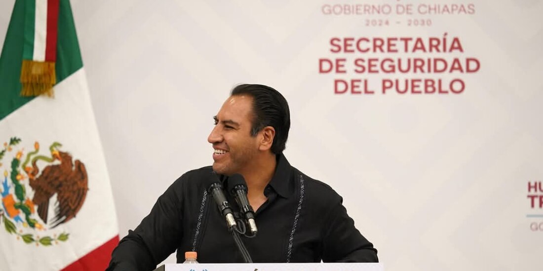 Eduardo Ramírez Aguilar, gobernador de Chiapas, durante el evento para conmemorar el Día del Policía, realizado ayer.