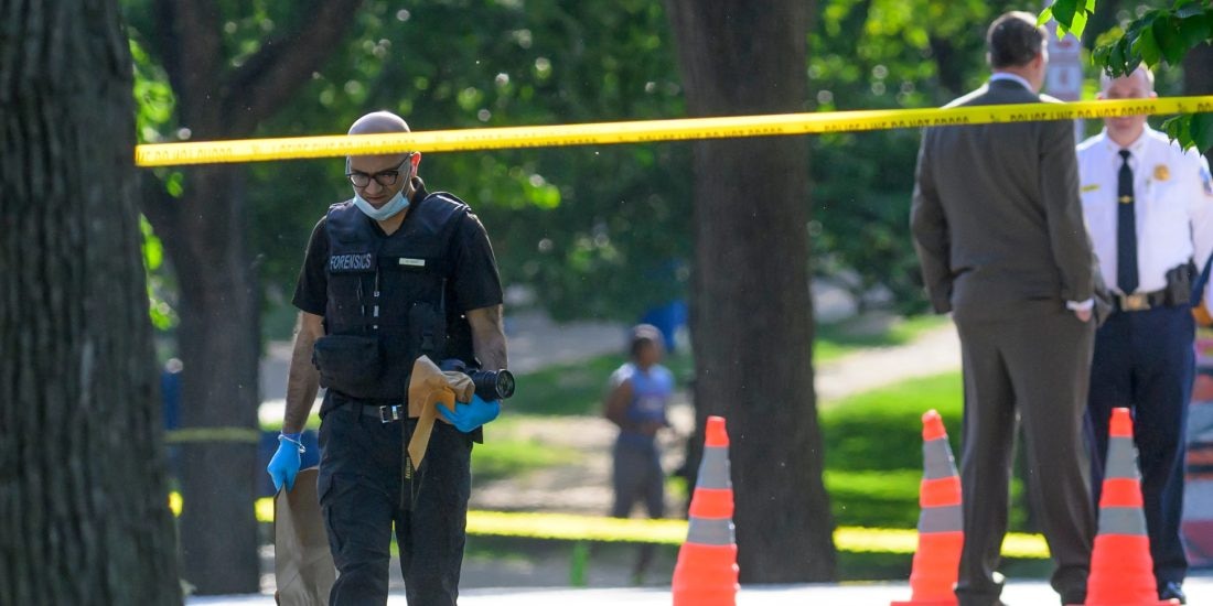 Servicio Secreto dispara contra un hombre armado en inmediaciones de la Casa Blanca.