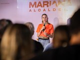 Mariana Rodríguez Cantú comparte su proyecto "Monterrey Seguro" con los vecinos de la colonia Plutarco Elías Calles.