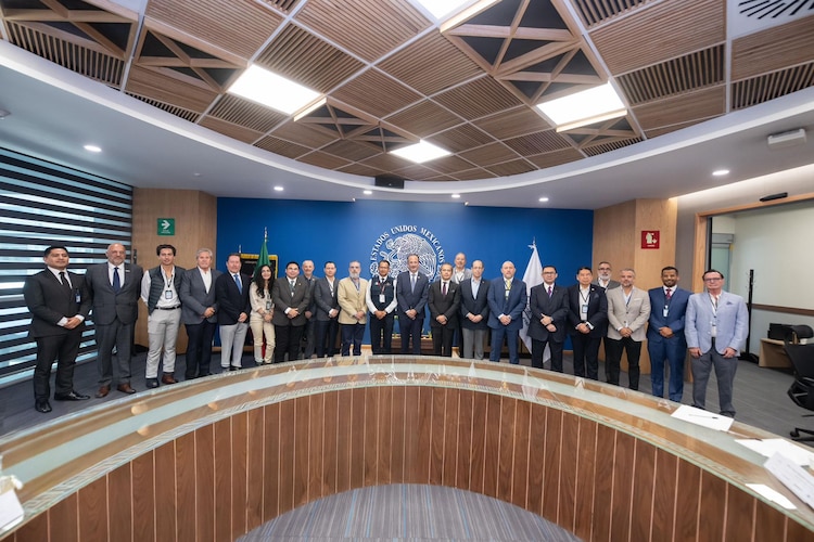 Aduanas y agentes impulsan digitalización en el AIFA
