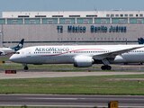 Avión de Aeroméxico en el AICM