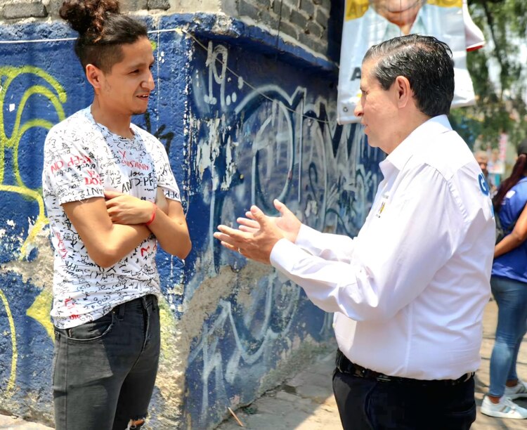 Giovani Gutiérrez recorrió el barrio de La Candelaria.