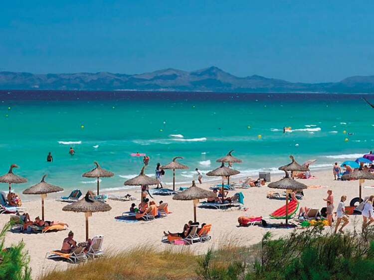 8.- PLAYA DE MURO España