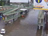Inundación en la avenida Nacional, en Ecatepec, Estado de México, ayer.