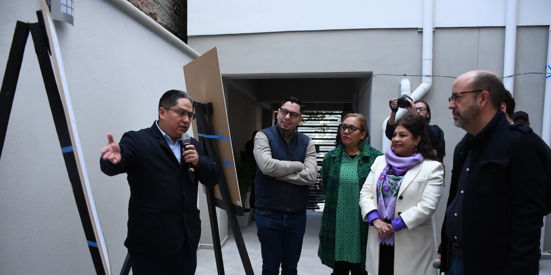 La Jefa de Gobierno de la capital del país en la supervisión de uno de los inmuebles entregados.