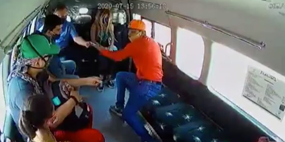 Asalto a combi en Coacalco