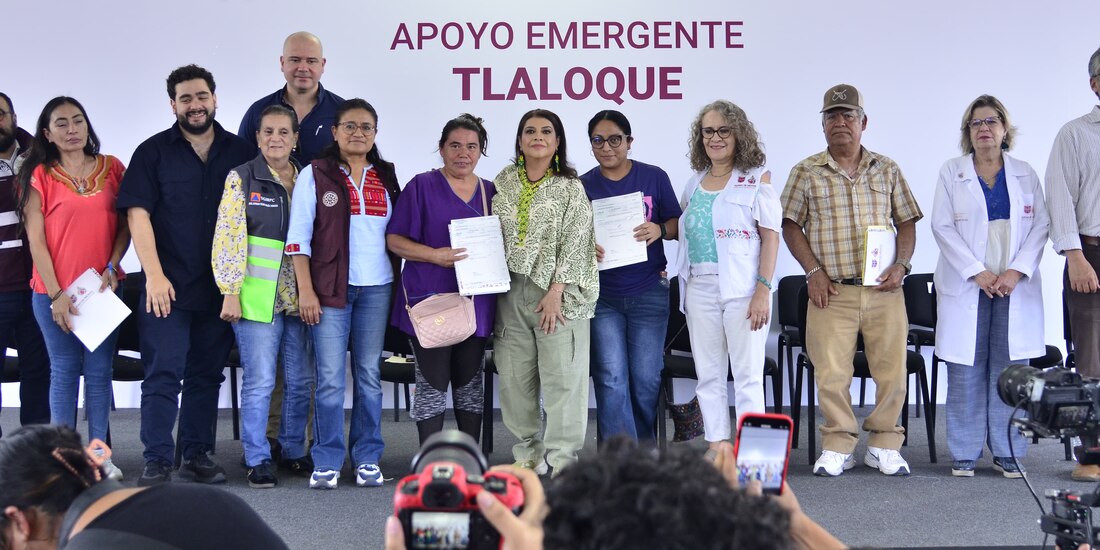 Al centro, la Jefa de Gobierno, Clara Brugada.