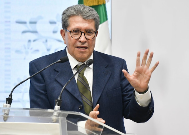 Monreal promete leyes para frenar delitos y regular agua