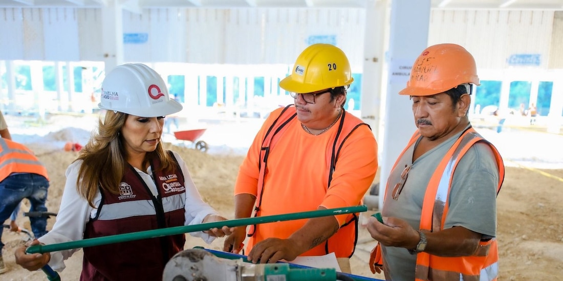 A la izquierda de la imagen la Gobernadora de la entidad.