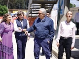 AMLO, Sheinbaum, Delfina Gómez, Clara Brugada y Martí Batres, ayer en recorrido.